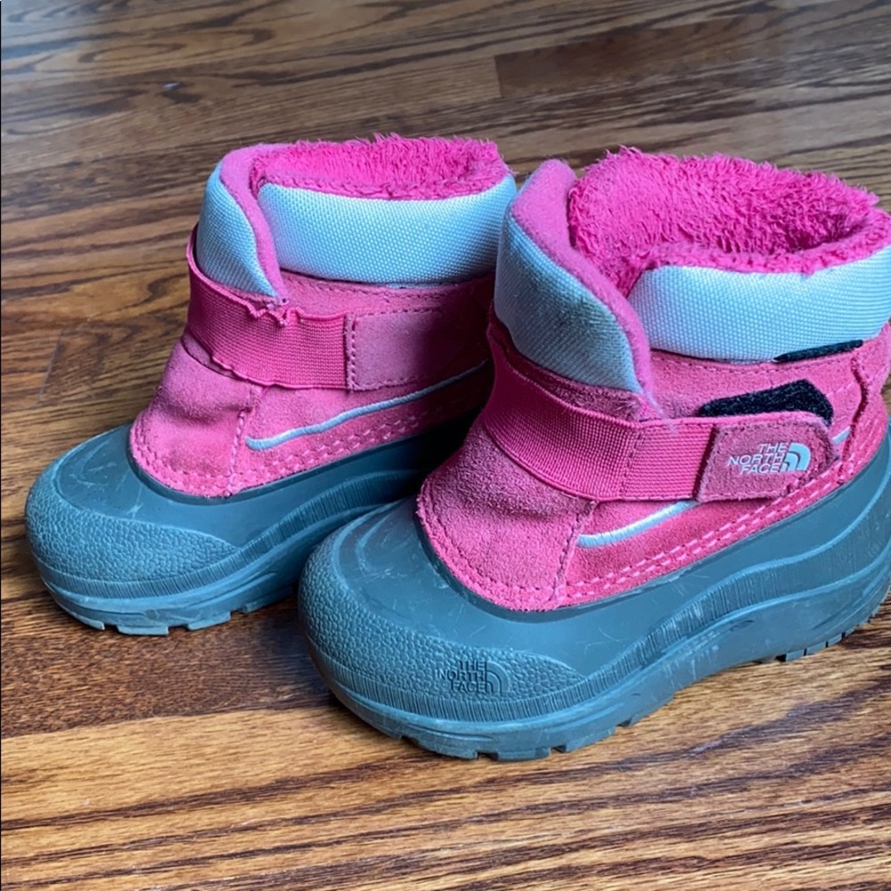 Size 7 NorthFace boots